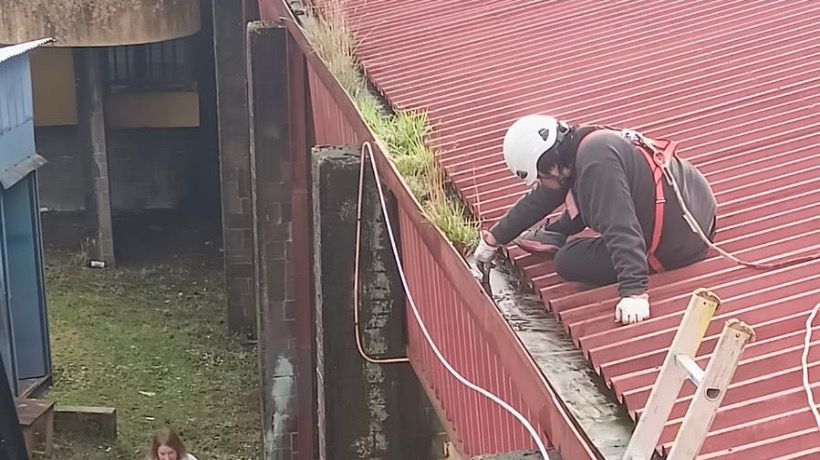 SLEP Chiloé avanza en mantención de establecimientos educativos