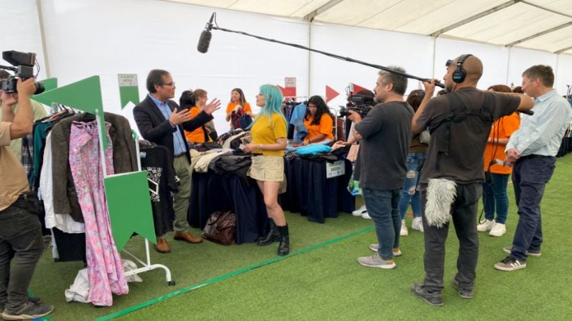 Feria Estilo Compartido: UTA y ZOFRI reciclan 150 kilos de ropa y propician el intercambio de más de mil prendas