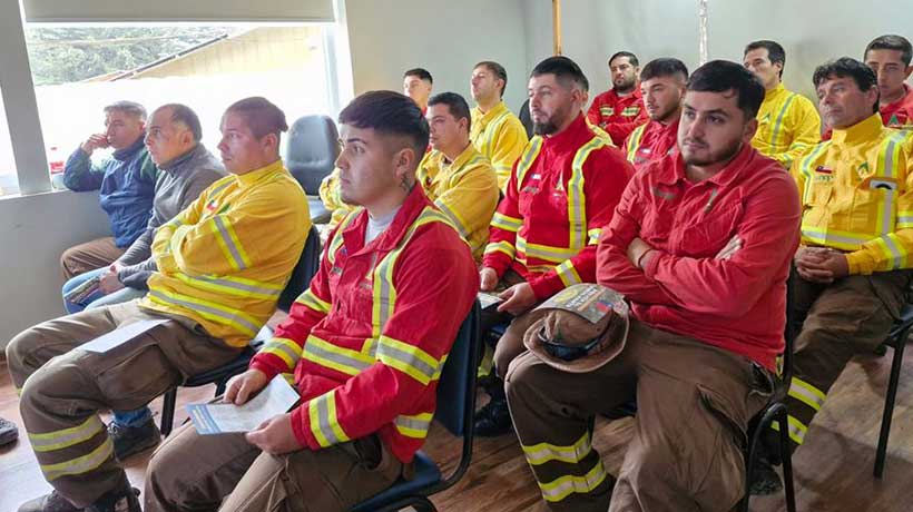 Más de 60 funcionarios Conaf se han capacitado para prevenir virus Hanta y la Rabia en Valparaíso