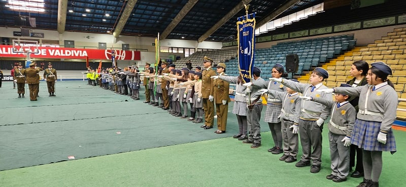 Con Juramento a la Bandera conmemoraron en Valdivia el Día del Brigadista Escolar