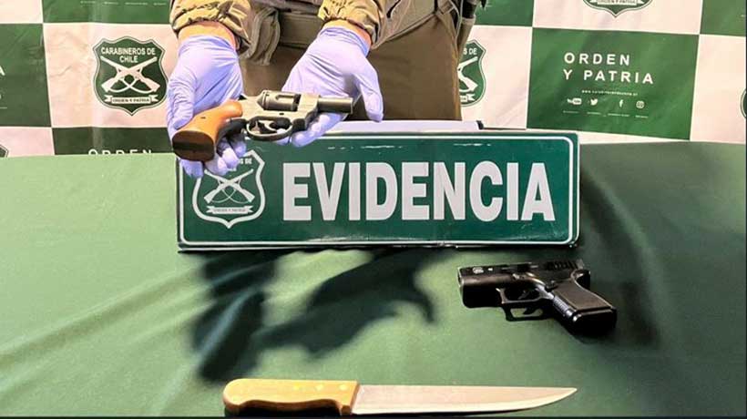 Dos jóvenes de 14 y 15 años detenidos por porte de revólver, pistola de fantasía y cuchillo en Reñaca