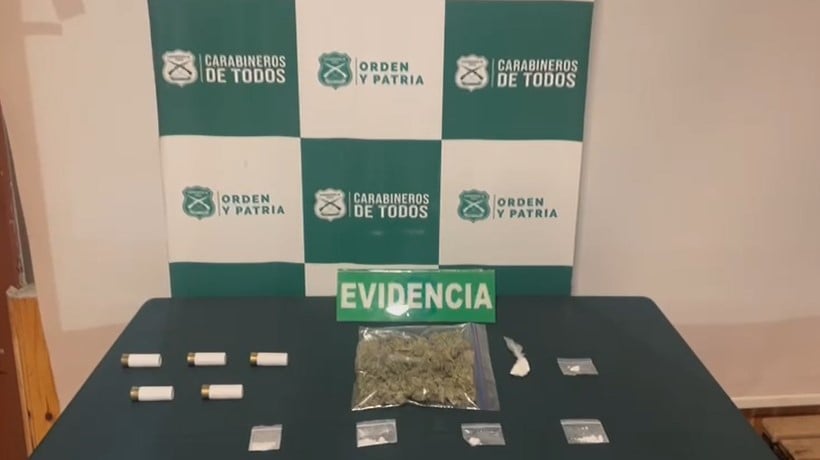Detienen en El Carmen a sujeto que mantenía drogas y municiones en su domicilio