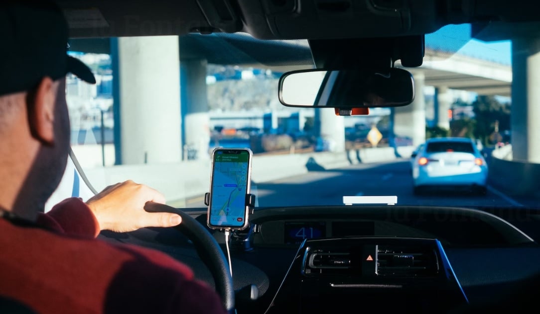 Detienen a dos sujetos que asaltaron a conducttor de Uber en Valdivia