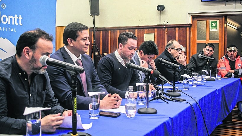 Autoridades de Puerto Montt y Calbuco apoyan aplicar moratoria a proyecto de ley de cabotaje
