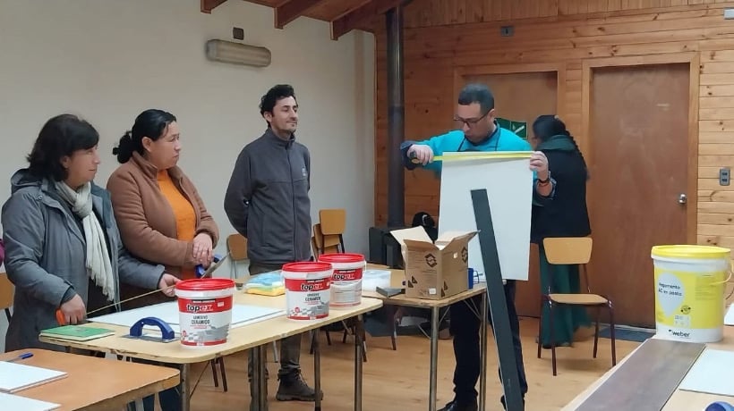 Mujeres de Dalcahue se empoderan a través de la cerámica