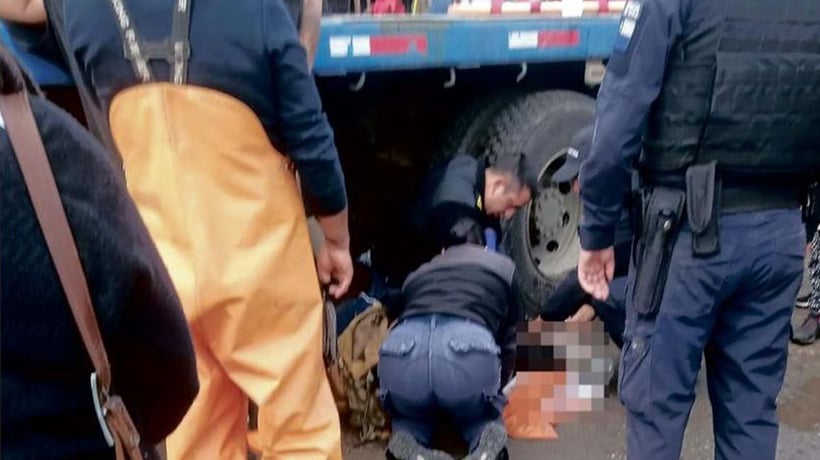 Chofer fue atropellado por grúa horquilla en el muelle: está grave
