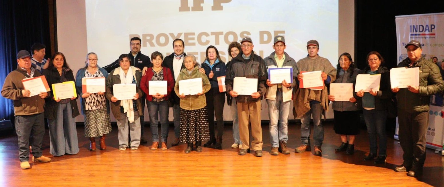 Indap entrega más de $153 millones a pequeños agricultores de Paillaco