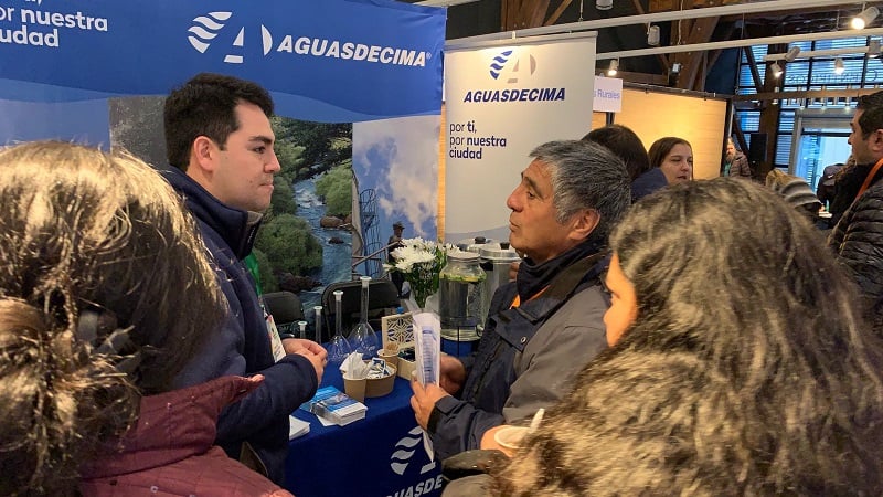 Aguas Décima se hizo presente en Feria regional de APR