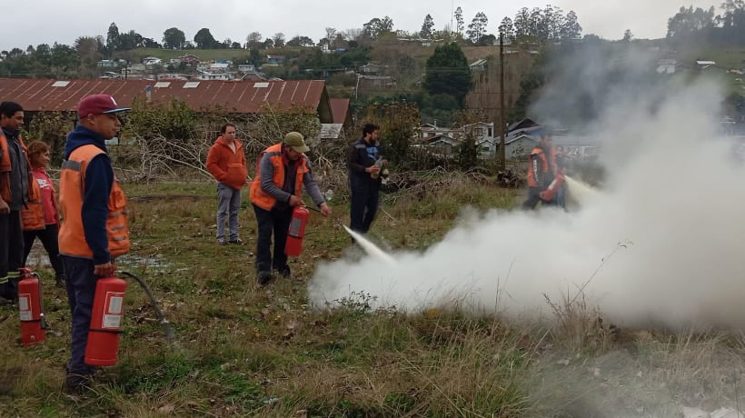 Capacitación en manejo de extintores en Quinchao