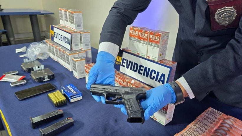 Capturan a sujeto de 21 años por robo con violencia en Antofagasta: portaba pistola, municiones y drogas