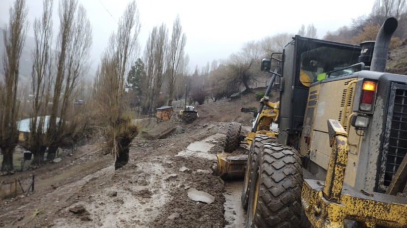 Provincia de Biobío coordina maquinarias para atender cortes de rutas y caminos durante temporada de invierno