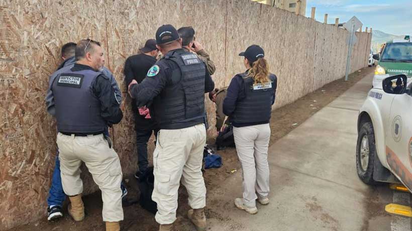 Detienen a sujetos por robo con intimidación a mujer en Concón: intentaron sustraer una billetera