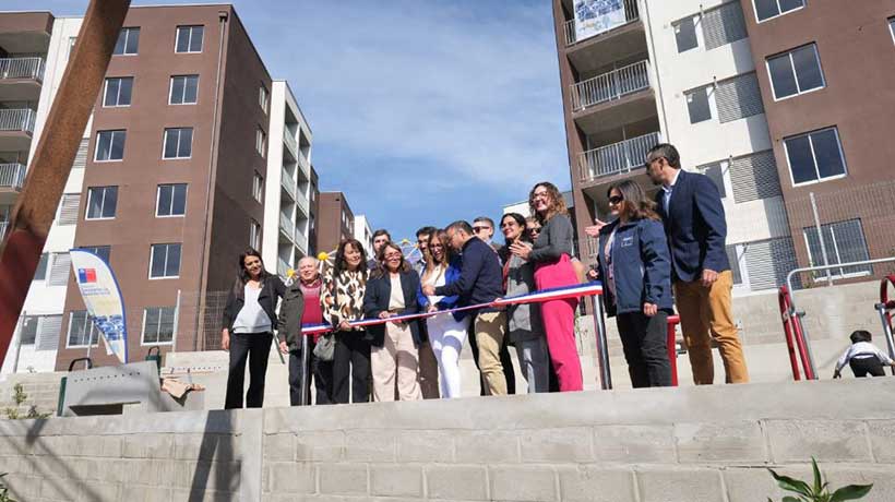 Concluye el proyecto Los Alerces: 74 familias recibieron las llaves de su vivienda definitiva en Concón