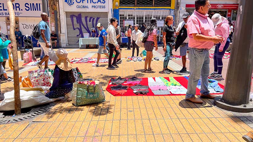 Polémica ordenanza de comercio informal no irá a votación mañana en Valparaíso