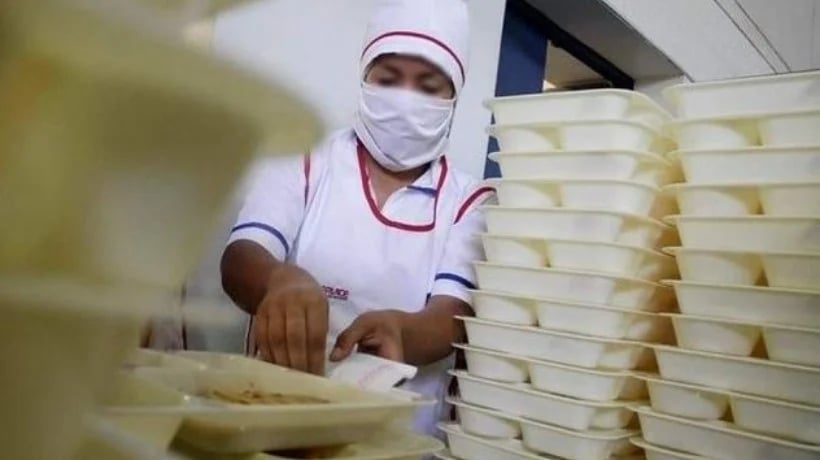 Exigen a Junaeb pagar asignaciones pendientes a manipuladoras de alimentos de Los Lagos