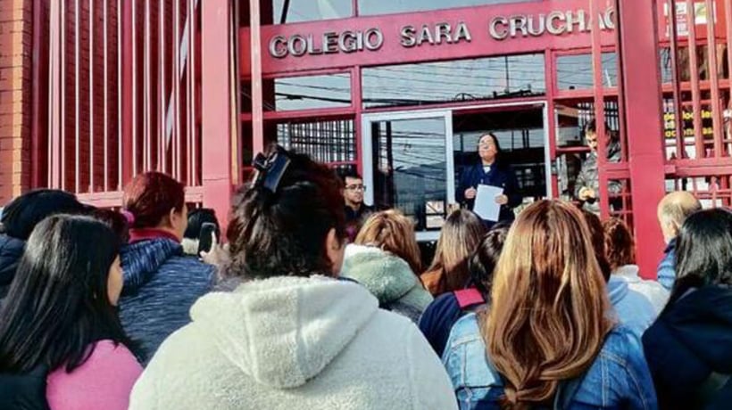 Protesta de madres por grave denuncia de carácter sexual en el colegio Sara Cruchaga