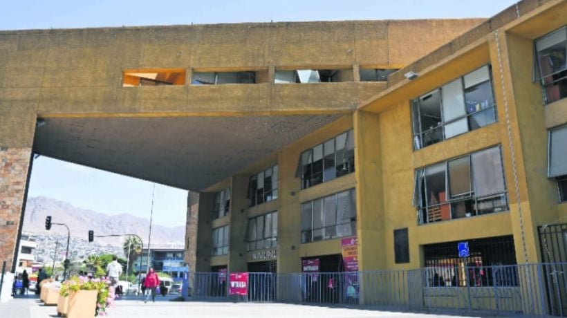 Alcalde de Antofagasta ordena sumario contra 32 funcionarios por viajes al extranjero con licencia médica
