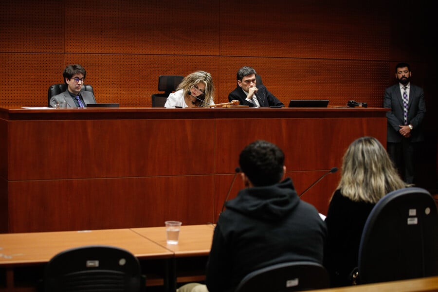 Chileno deportado de EE.UU. quedó en prisión preventiva tras enfrentar causa pendiente