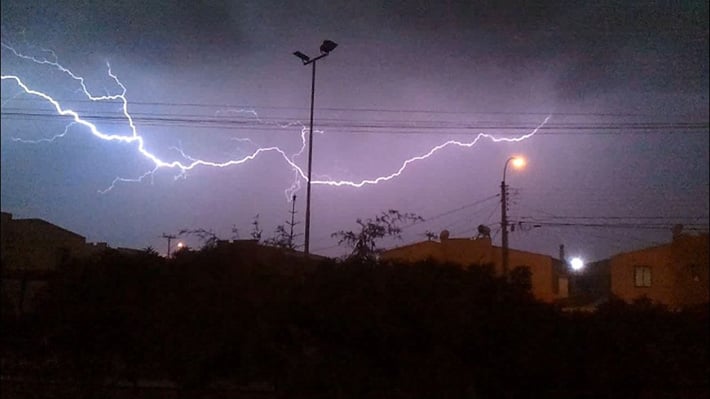 Llaman a la precaución en La Araucanía ante posibles tormentas eléctricas y rachas de viento