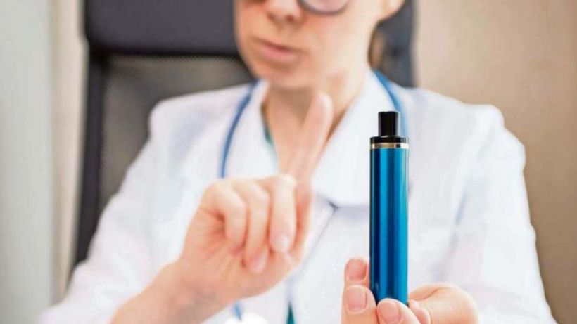 Comunidad médica insiste en riesgo del consumo de vapeadores y pide aún más restricciones