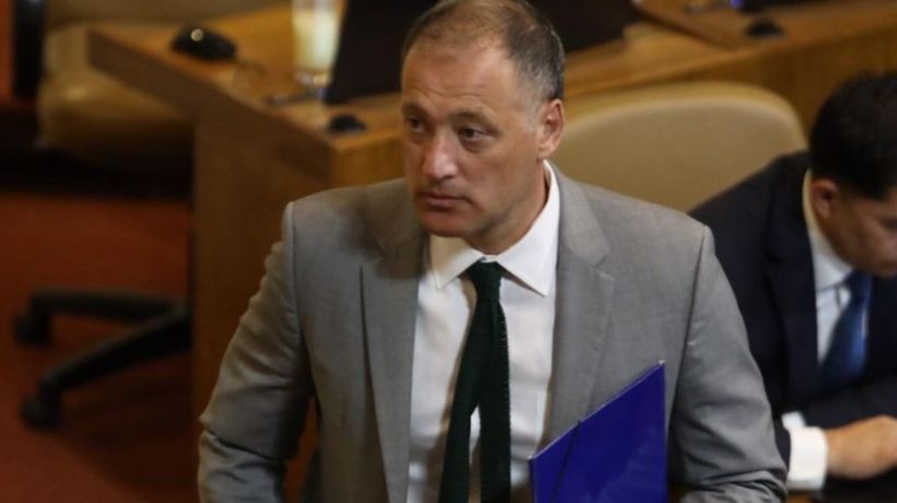 Presidente de la Cámara baja el perfil al aborto legal: "No es prioridad para los chilenos"