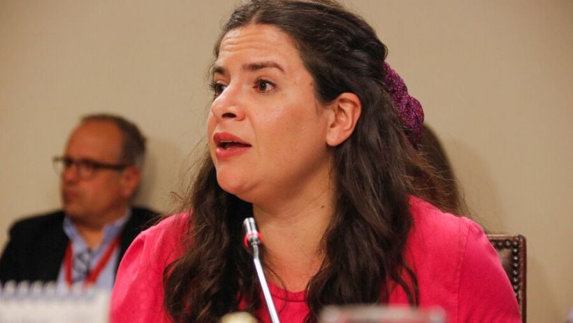 Ministra Orellana calificó como "impropio" la búsqueda de "servicios de comercio sexual" de Monsalve