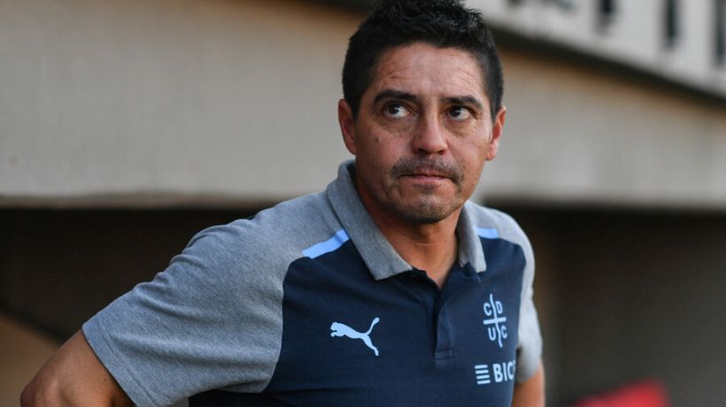 La UC nombró cuerpo técnico interino con Valenzuela como DT y Mirosevic y Barrientos como ayudantes