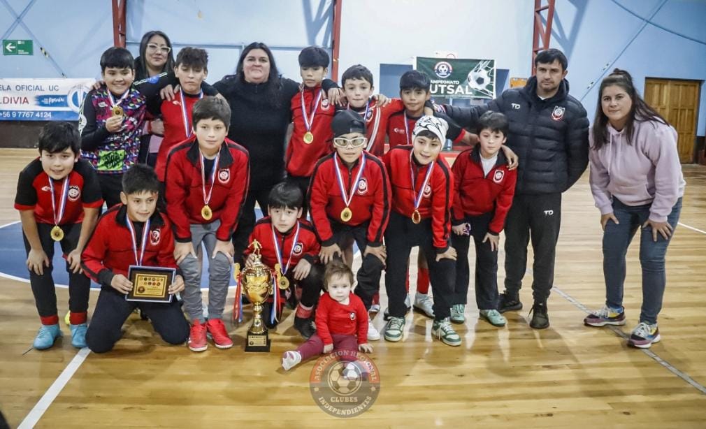 Asociación de Clubes Independientes premió a sus campeones del Futsal