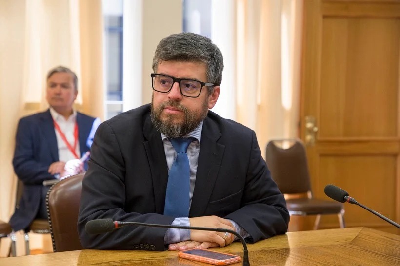 Diputado Araya exige a Boric terminar concesión del Hospital y desplegar militares por crisis de seguridad para última cuenta pública