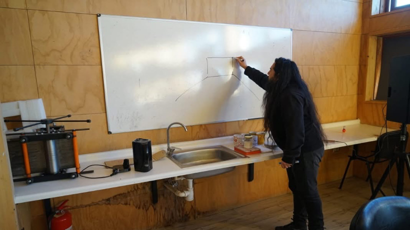 Exitoso inicio del taller de ilustración en Castro