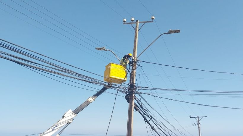 Anuncian interrupción del servicio eléctrico por trabajos en la red en sector sur de Iquique