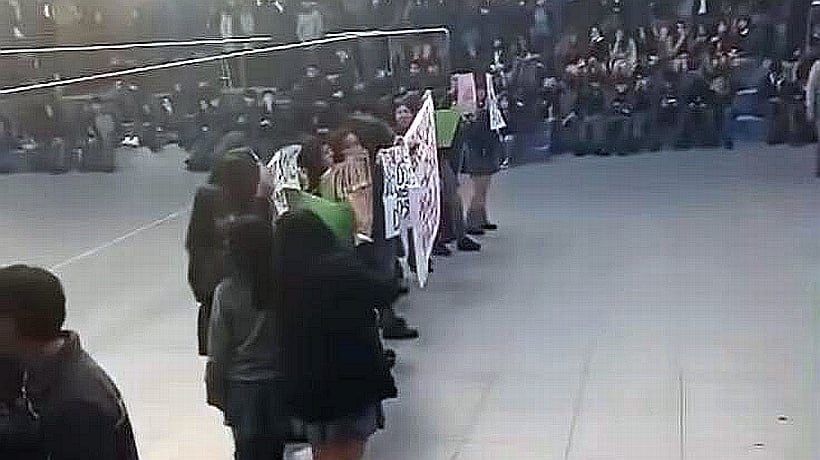 Superintendencia de Educación indaga a un cura en Puerto Montt por denuncia de connotación sexual