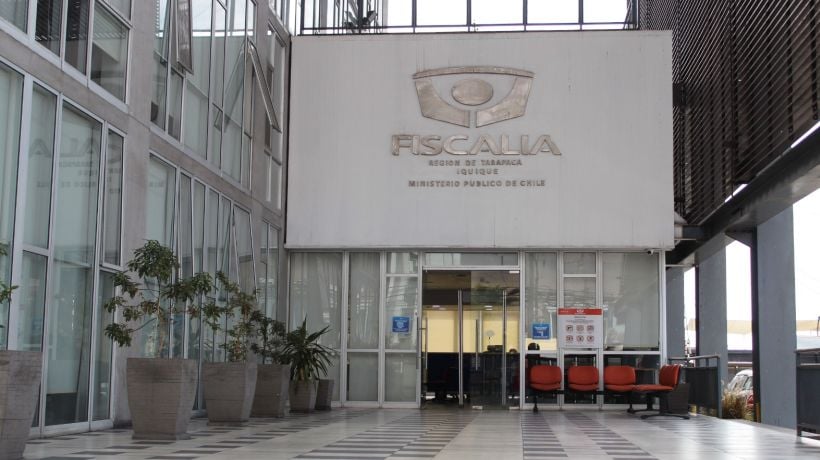 Formalizan a tres sujetos que fingieron ser policías para perpetrar robo en domicilio de Iquique