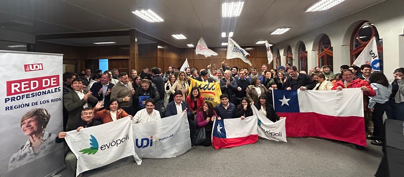 Lanzamiento del Comando Regional de Evelyn Matthei reunió a líderes, militantes y simpatizantes en Valdivia
