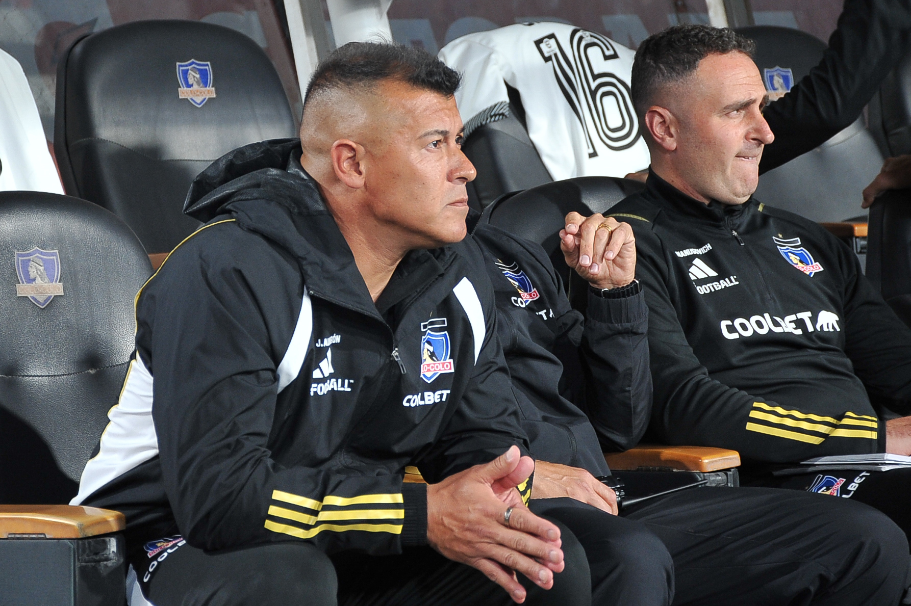 Mosa anunció que Jorge Almirón seguirá siendo el director técnico de Colo Colo