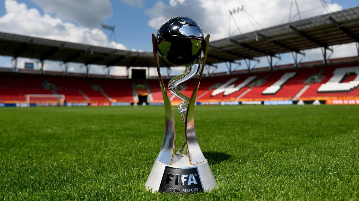 La FIFA busca cómo "llegar más" a los jóvenes y prepara un plan para el Mundial Sub-20 de Chile