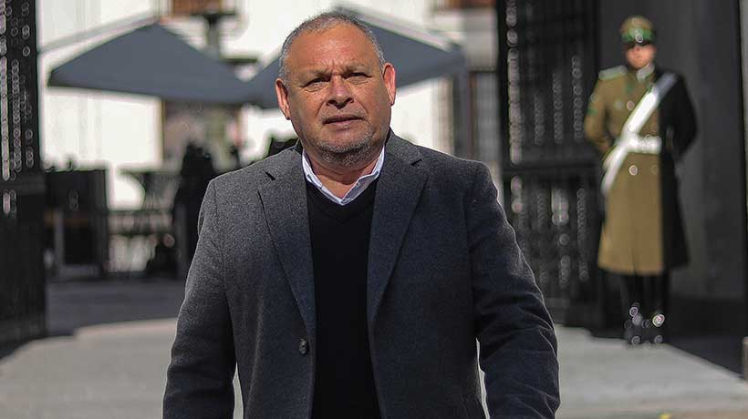 Gobernador defiende aporte al club deportivo de pareja de Boric: “La política puede ser muy miserable”
