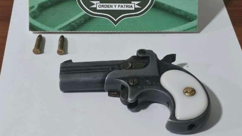 Armados y portando marihuana detuvieron a pareja en Calbuco
