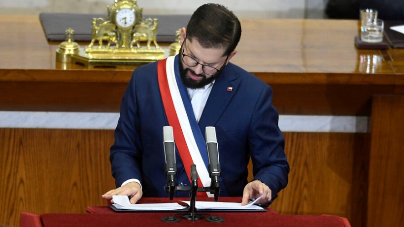 Aprobación de Boric subió cinco puntos tras Cuenta Pública