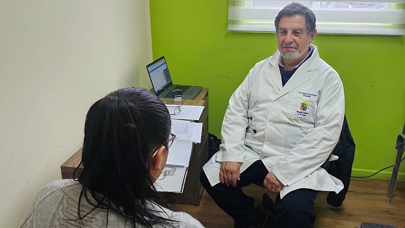 Operativo de la Universidad de Chile atiende a 20 lemuyanos en Puqueldón