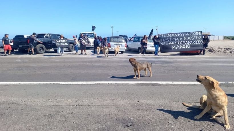Vecinos de Chanavayita protestan en Ruta- 1 por desaparición de hombre iquiqueño