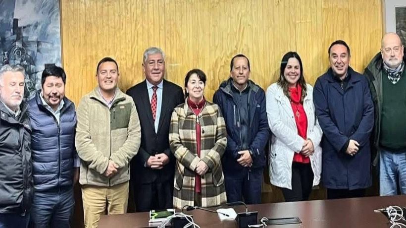 Nueva directiva de la Asociación de Municipalidades de Chiloé asume liderazgo para promover el desarrollo territorial de la isla
