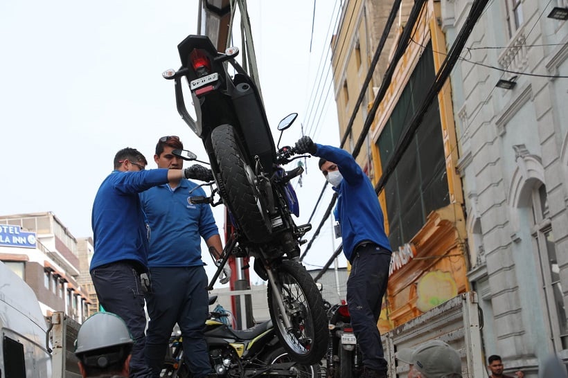 14 motocicletas sacadas de circulación y 29 infracciones en nuevo control en sector centro de Antofagasta