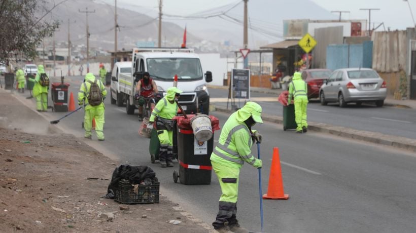 Municipio de Antofagasta implementa plan de barrido de calles con apoyo de Demarco tras validación de Contraloría