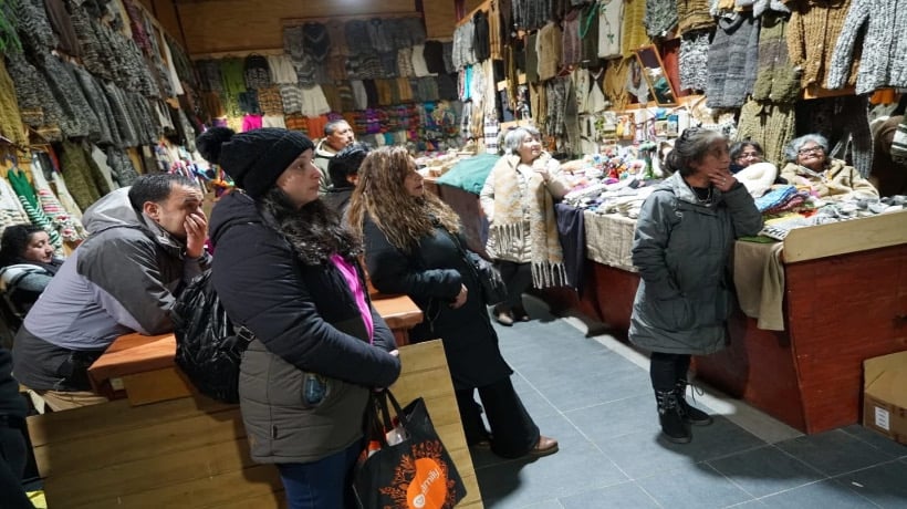 Artesanos de la exferia Lillo conocen proyecto de remodelación y plantean sus necesidades a las autoridades municipales