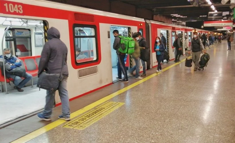 Metro extenderá horario de servicio por partido Chile-Argentina
