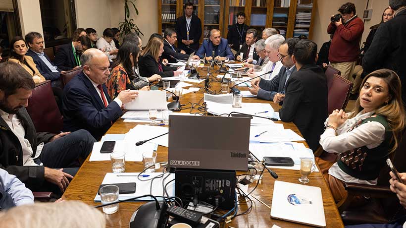Comisión Mixta acuerda distribución de la merluza común: diputado acusó acuerdos no cumplidos