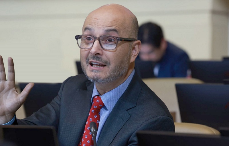 Diputado Marcos Ilabaca exige intervención del Mineduc por graves falencias en la Escuela Rural Curiñanco