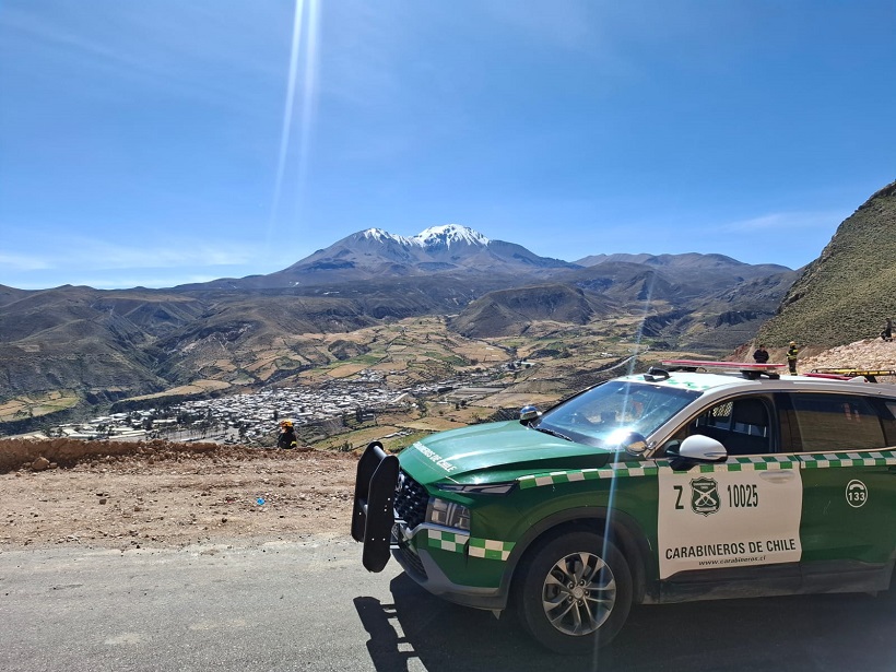 Conductor de camión con combustible falleció al volcar y desbarrancar 200 metros en ruta de Putre