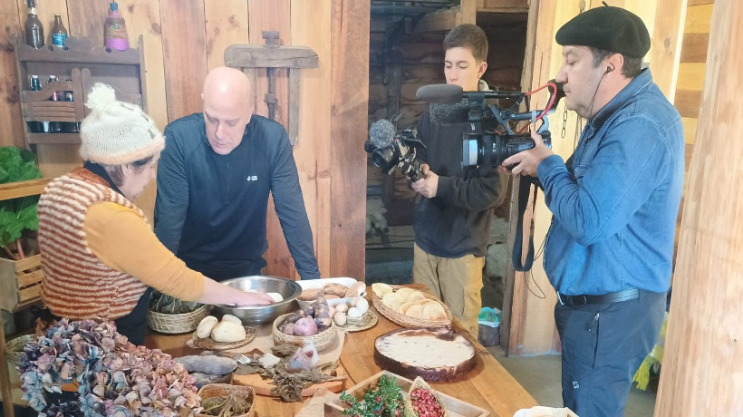 Recomiendo Chile graba capítulo en Ancud para su nueva temporada